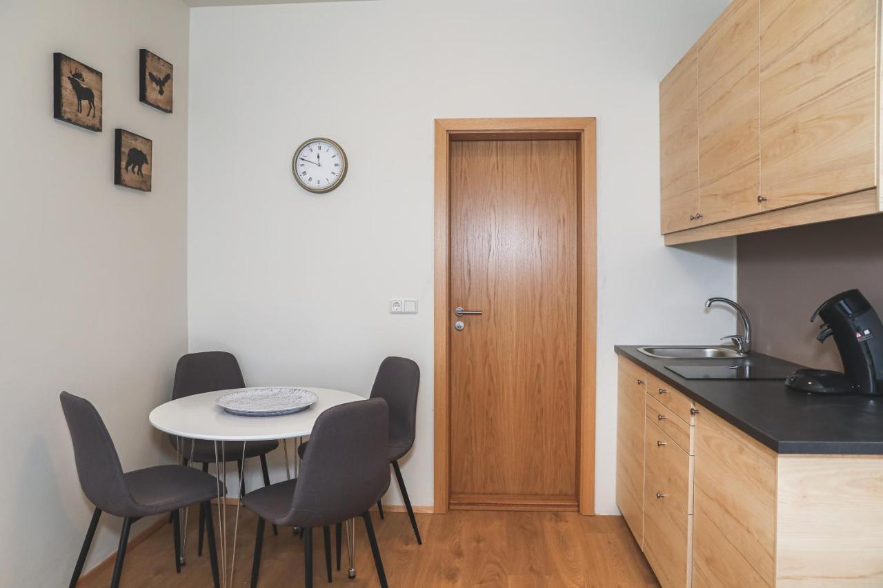 E18 Apartments アークレイリ エクステリア 写真