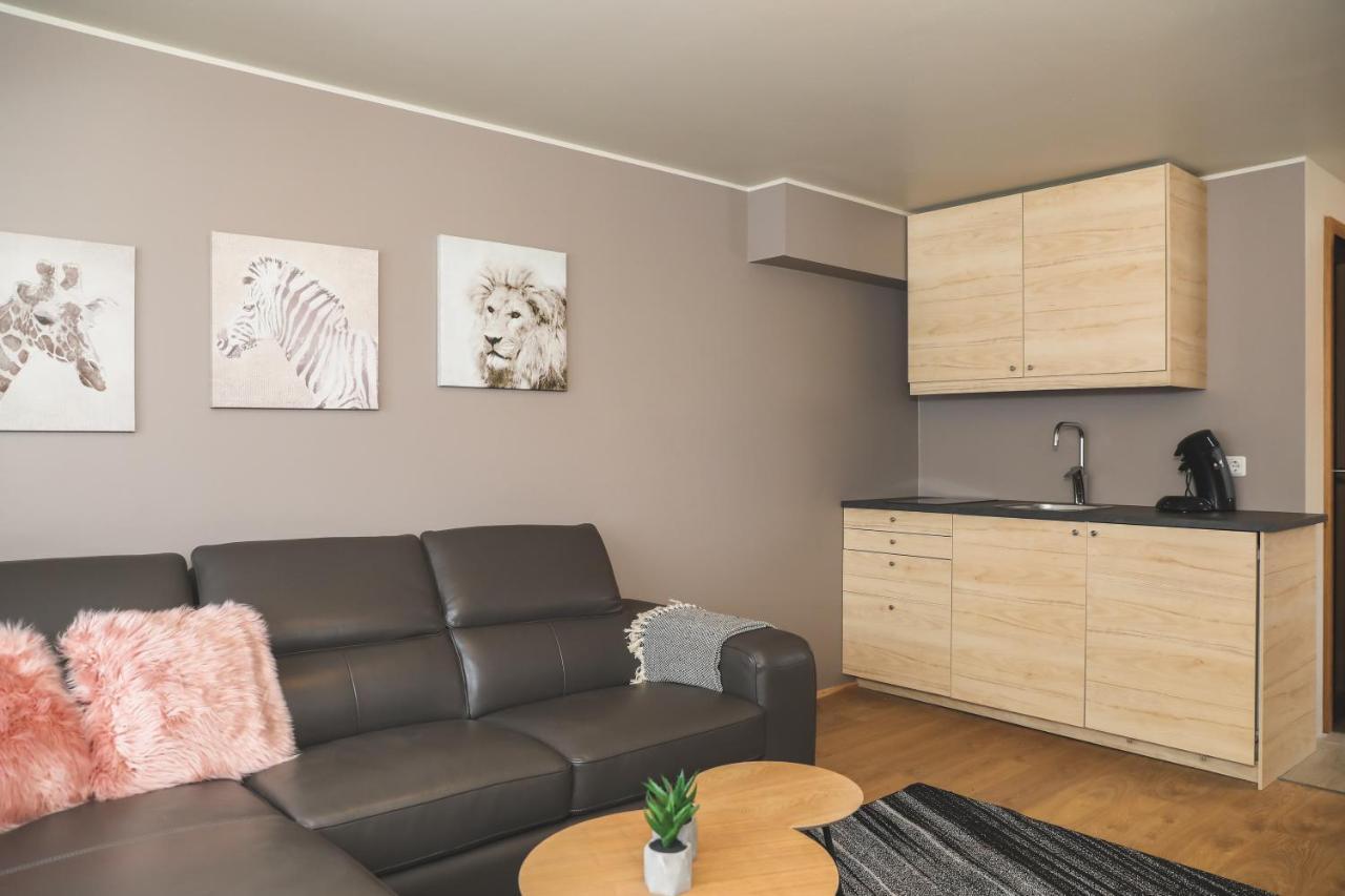 E18 Apartments アークレイリ エクステリア 写真