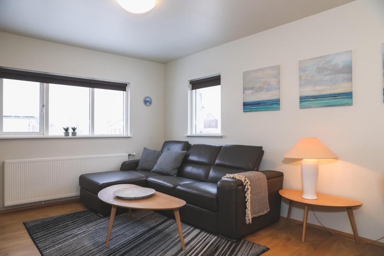 E18 Apartments アークレイリ エクステリア 写真
