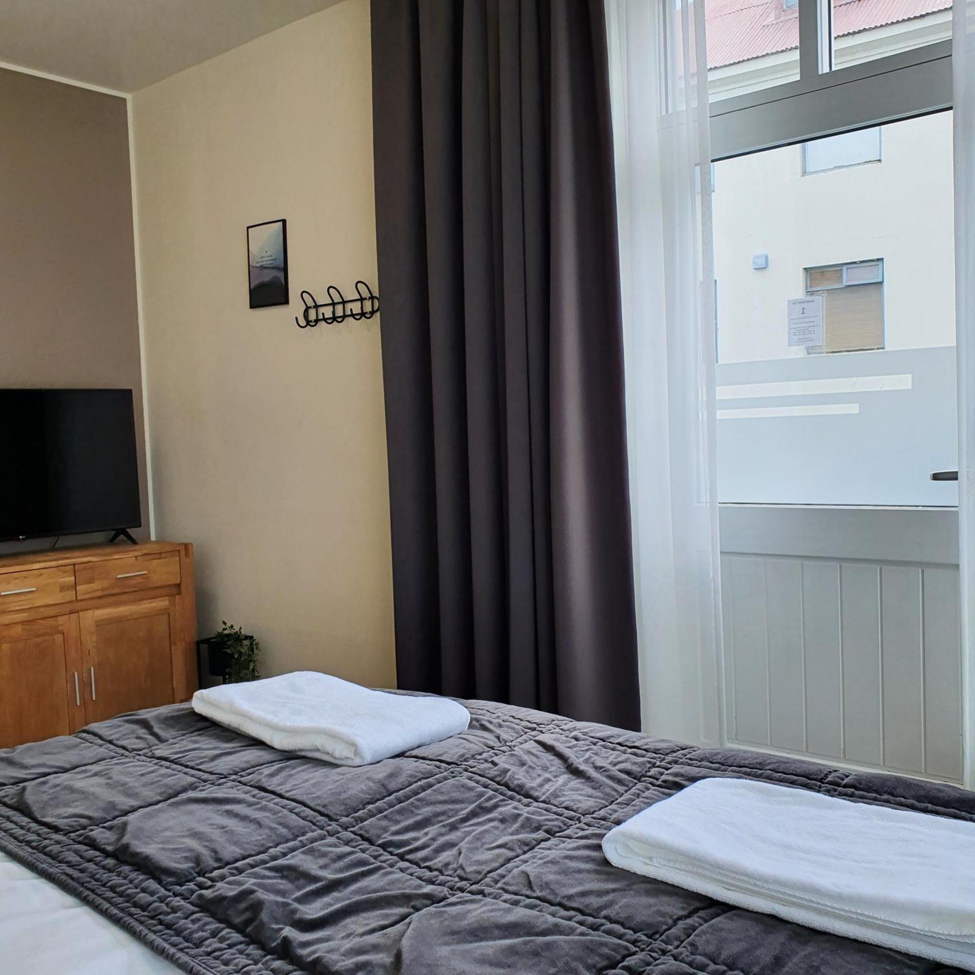 E18 Apartments アークレイリ 部屋 写真