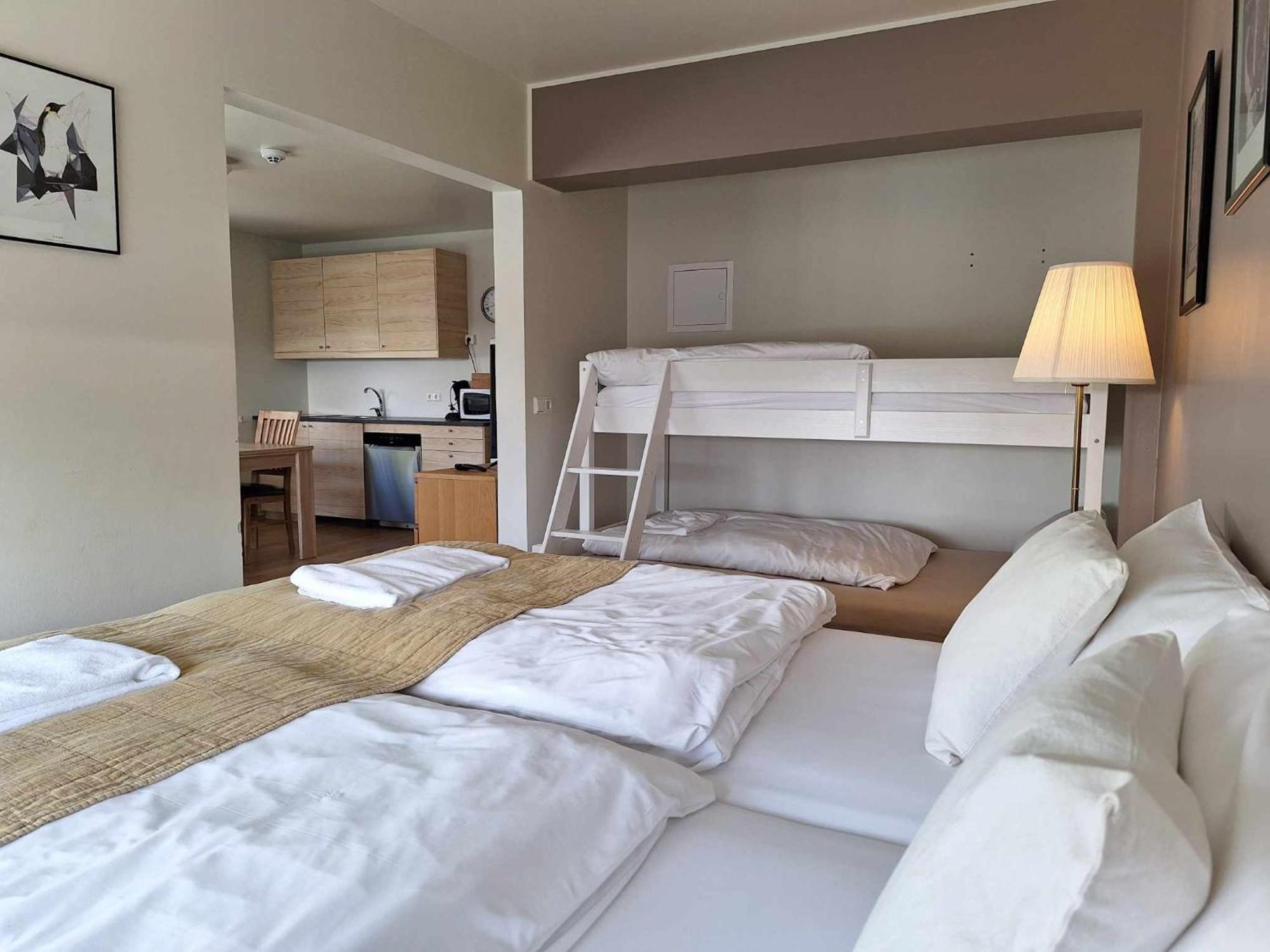 E18 Apartments アークレイリ エクステリア 写真