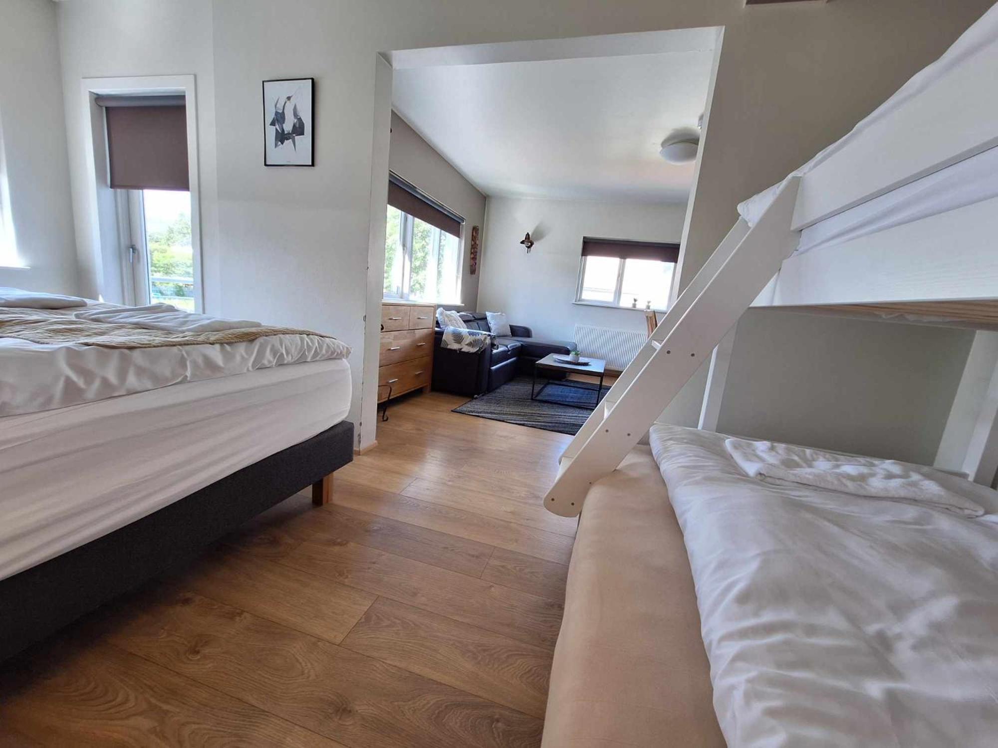 E18 Apartments アークレイリ エクステリア 写真